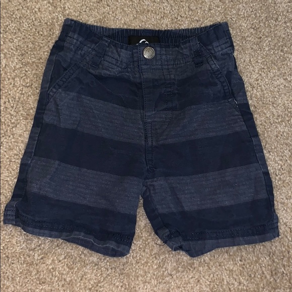 Toddler boys Quiksilver shorts - Picture 1 of 3